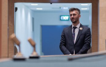 Prof. Cristian Tănase: Un senator să aibă salariul cât al unui profesor cu gradul I, pentru economie la buget