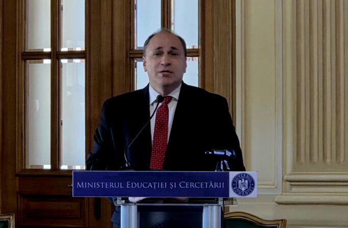 Dimian: În clasa copilului meu sunt 30.de.elevi