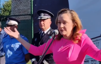 Elena Lasconi s-a plâns elevilor că a primit doar trei invitații la deschiderea anului școlar