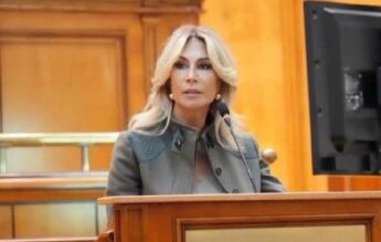 Raluca Turcan cere 5000 de locuri bugetate anual pentru masteratul didactic. Acum sunt 400
