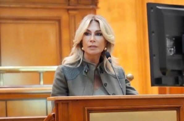 Raluca Turcan cere 5000 de locuri bugetate anual pentru masteratul didactic. Acum sunt 400