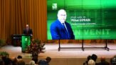 Dimian și-a publicat poezia cu văcuța pe Facebook: „Citările nu-mi cresc indicele Hirsch”