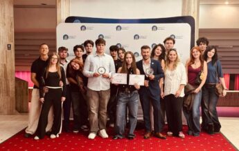 Cristian Tănase a primit trofeul „Profesor implicat în comunitate”, la Gala Elevului Bucureștean