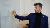 Un profesor susține protestul elevilor: „Luni sper să venim toți îmbrăcați în negru””