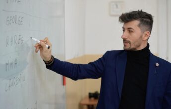 Un profesor susține protestul elevilor: „Luni sper să venim toți îmbrăcați în negru””