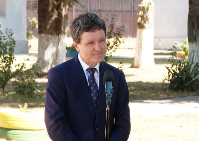 Nicușor Dan, la Curcani: Educația este subfinanțată de ani de zile