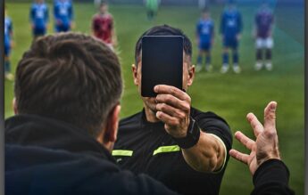 FRF introduce Cartonașul negru în competițiile de fotbal pentru juniori. Sunt vizați și părinții agresivi în tribune