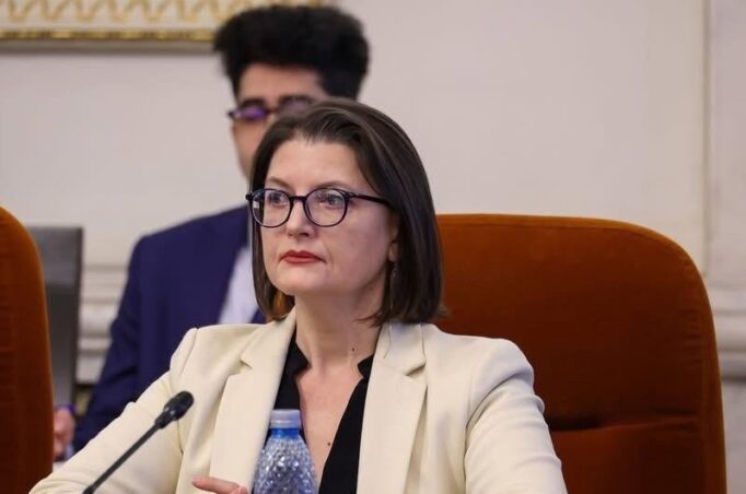 Corina Atanasiu cere anchetă pentru rezultatele la PISA: Elevii români învață mult și prost