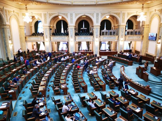 VOT FINAL. Dubla admitere la liceu a fost abrogată. Legea merge la promulgare