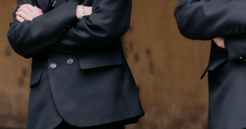 Elevii se revoltă împotriva uniformelor obligatorii. Protest național în negru, anunțat de CNE