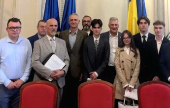 „De ce să nu câștige și firmele de textile din România?” – replică a lui Zamfir despre uniforme, redată de EDUPART