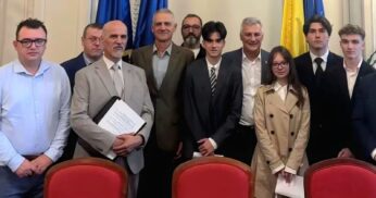 „De ce să nu câștige și firmele de textile din România?” – replică a lui Zamfir despre uniforme, redată de EDUPART