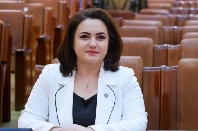 ULTIMA ORĂ O senatoare PSD cere suspendarea concursului de directori
