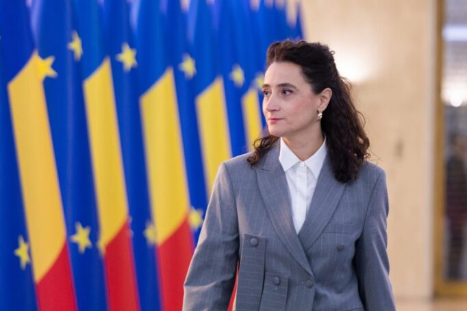 Ioana Ciocan a întrebat Institutul de Lingvistică dacă e corect să se prezinte „ministră”