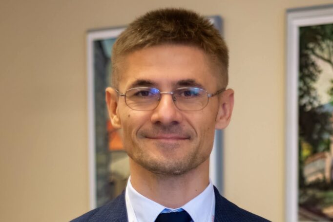 Nu vă plac copiii violenți? Bravo! Nu TikTok îi face așa. Noi îi facem!