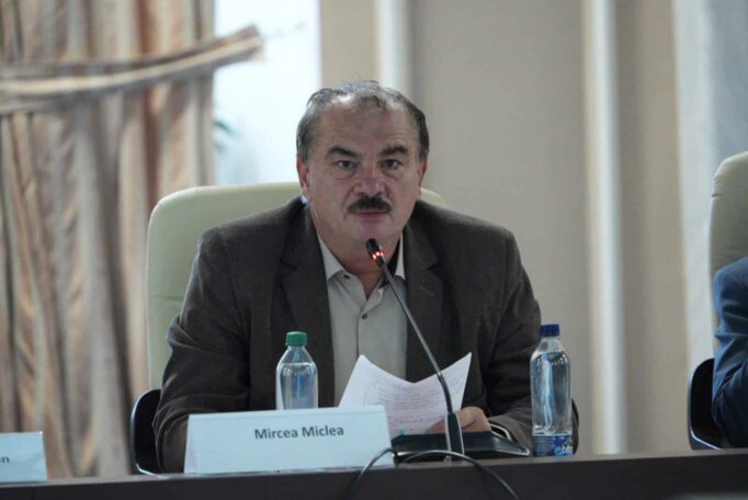 Mircea Miclea a participat la o conferință organizată de AUR pe tema educației