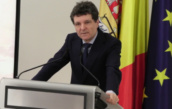 Nicușor Dan: Profesorii să fie mai prezenți pe rețelele de socializare