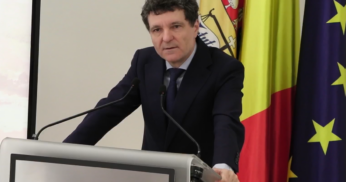 Nicușor Dan: Profesorii să fie mai prezenți pe rețelele de socializare