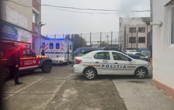 Elevii școlii din Bistrița au cerut sprijin psihologic după atac. Șapte ordine de protecție, emise de polițiști