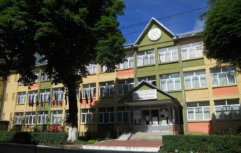 Profesori de sport, numiți directori la trei școli din Suceava. Șeful ISJ are aceeași specializare
