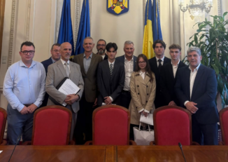 Zamfir nu renunță la uniforme, dar promite să-i implice pe elevi în alegerea lor