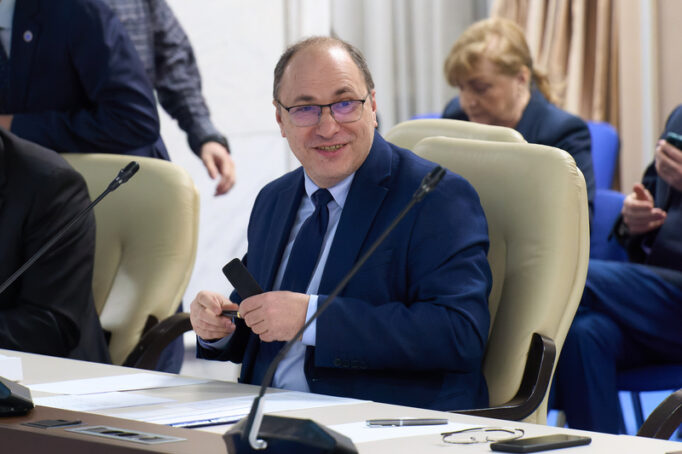Dimian: Dacă se reduc normele pentru unii profesori, doar ce e peste 20 de ore să fie plătit cu ora