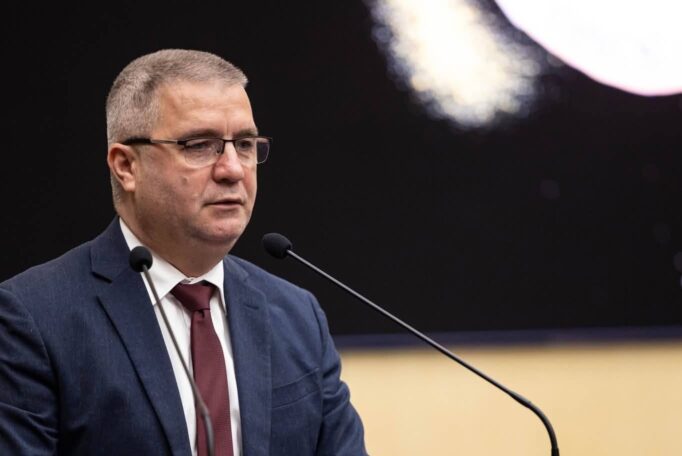 Ministrul delegat propus: Să nu revenim la vremurile în care se măsura lungimea fustei