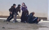 Un profesor de sport a fost bătut în curtea școlii de părinții unui elev
